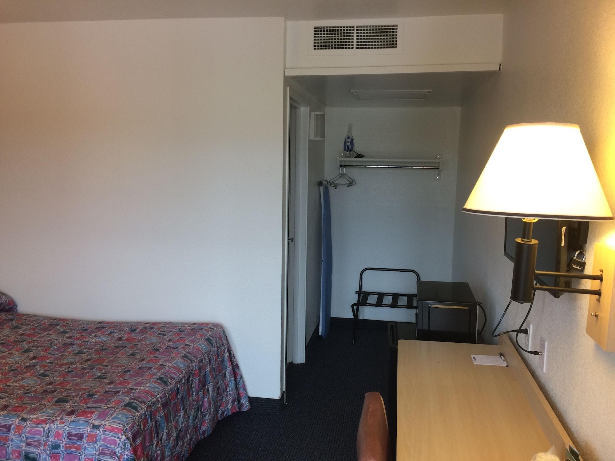 Travelodge By Wyndham Raton Εξωτερικό φωτογραφία