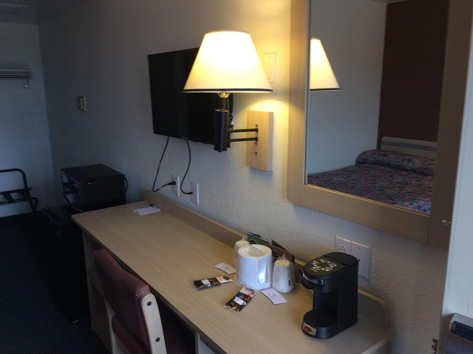 Travelodge By Wyndham Raton Εξωτερικό φωτογραφία