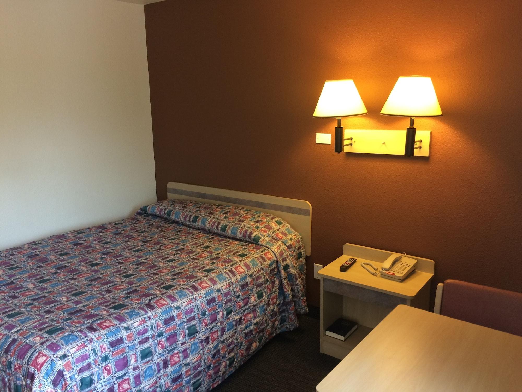 Travelodge By Wyndham Raton Εξωτερικό φωτογραφία