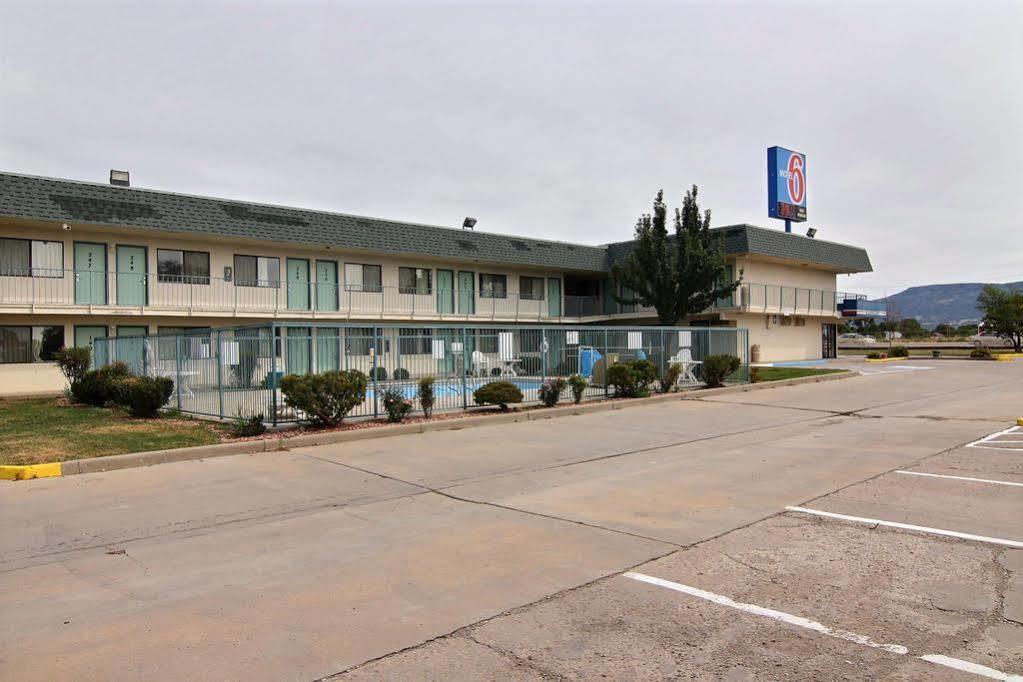 Travelodge By Wyndham Raton Εξωτερικό φωτογραφία