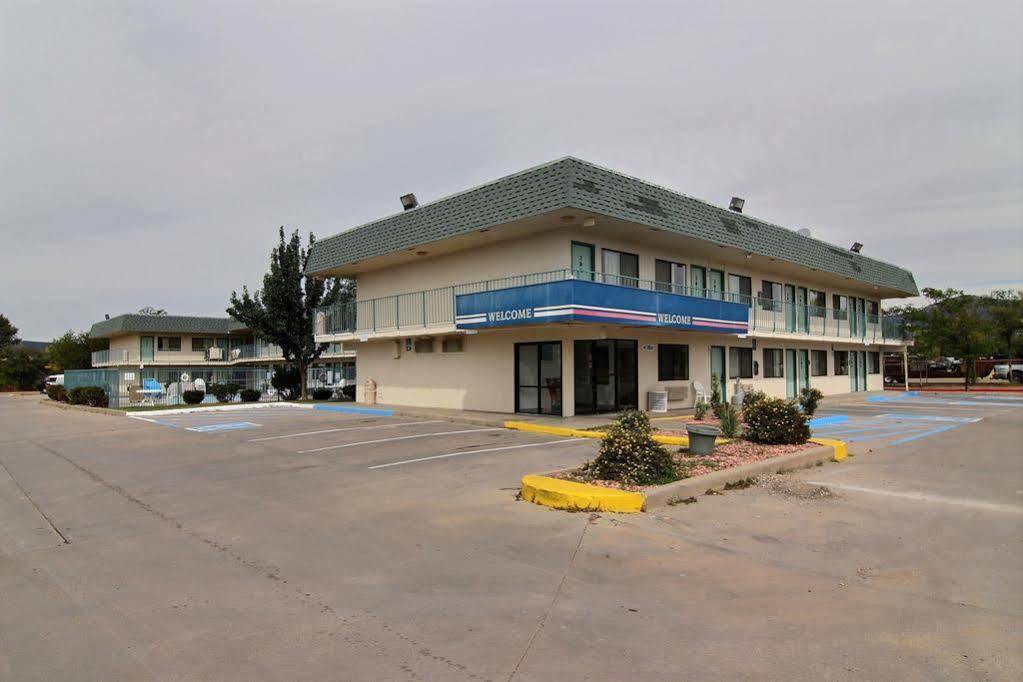 Travelodge By Wyndham Raton Εξωτερικό φωτογραφία