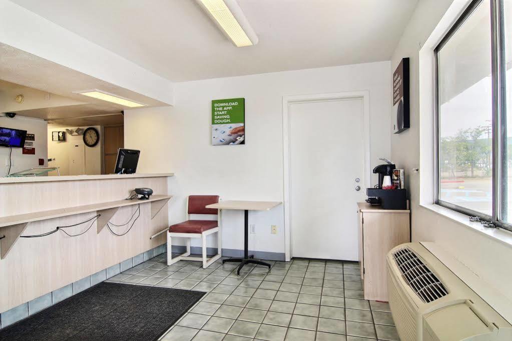Travelodge By Wyndham Raton Εξωτερικό φωτογραφία